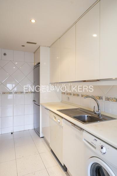 Foto 1716a8aa-edf4-49d0-b513-97b936ea80e9. Apartament amb calefacció aparcament a Costillares Madrid
