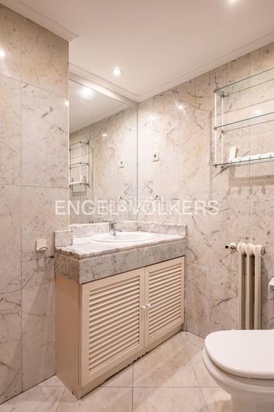 Foto 38fc6377-18db-4eda-acc2-ef5c7a36e226. Apartament amb calefacció aparcament a Costillares Madrid