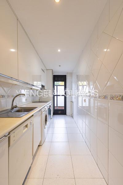 Foto b495748b-f73b-467d-9809-05c448e4ed4f. Apartament amb calefacció aparcament a Costillares Madrid