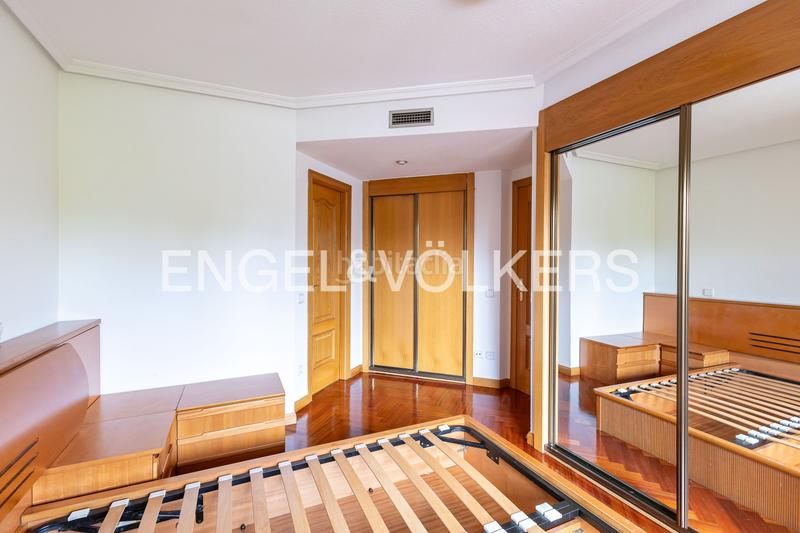 Foto c826f9a5-66c3-432a-90e1-e23e92fd3463. Apartament amb calefacció aparcament a Costillares Madrid