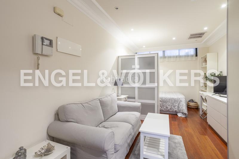 Foto b003e89b-5497-4c7b-8b65-18153abacc6a. Alquiler estudio  con patio privado en Almagro en Madrid