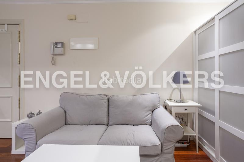 Foto b4a3dbed-d3b6-464e-871c-3bc25d848fa8. Lloguer estudi amb calefacció a Almagro Madrid