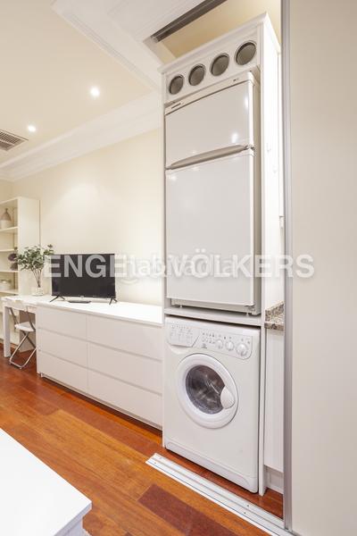 Foto b5fa9135-7336-4f0d-90f5-1c91bd03ac46. Rent studio with heating in Almagro Madrid