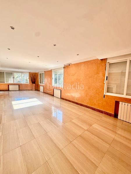 Foto 35933e72-082f-4acc-8446-121f50728d79. Casa amb calefacció aparcament a Parquelagos-Puente Nuevo Galapagar