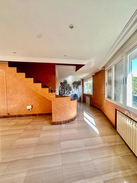 Foto 678f80ac-984d-45d9-9ab2-93a53b5b4563. Casa amb calefacció aparcament a Parquelagos-Puente Nuevo Galapagar