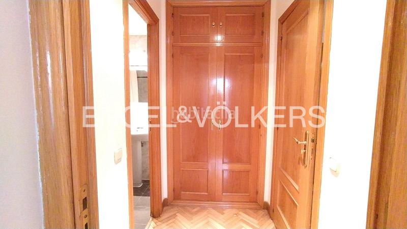 Foto 036c8bad-397b-4629-9d4c-0613e32a8693. Alquiler apartamento amplio y luminoso bajo en Avenida Europa Pozuelo de Alarcón