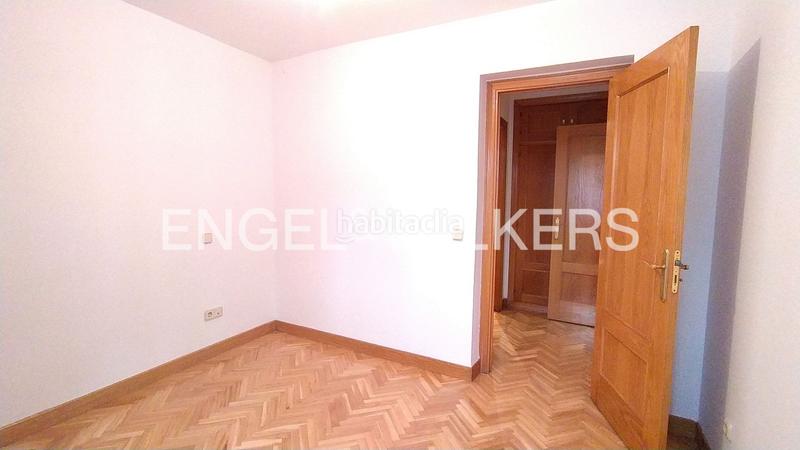 Foto f5279800-602c-4860-98ff-09df28755665. Alquiler apartamento amplio y luminoso bajo en Avenida Europa Pozuelo de Alarcón