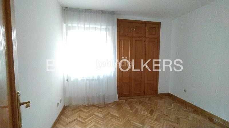 Foto 35de9277-aadb-4b72-a68a-c85cafb2373e. Lloguer apartament amb calefacció aparcament piscina a Pozuelo de Alarcón