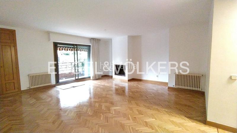 Foto 354eba6d-0046-4289-b94e-fd2493ff514b. Rent apartment with heating parking pool in Avenida Europa Pozuelo de Alarcón