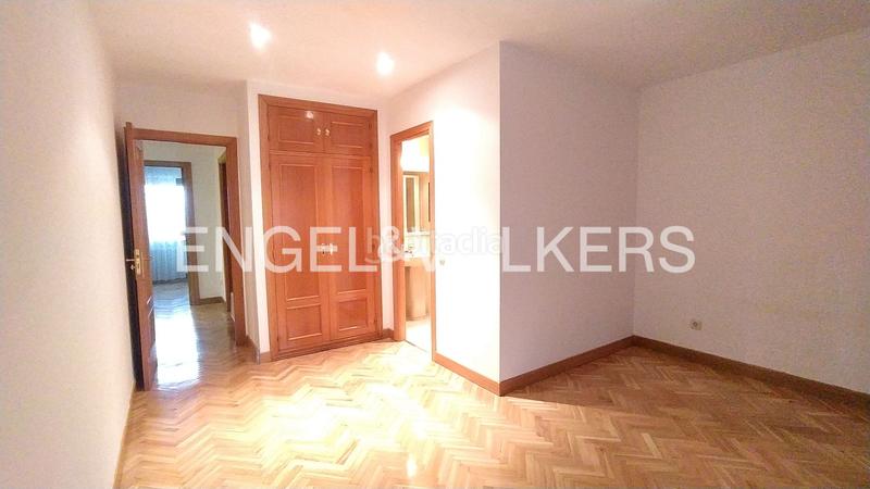 Foto 42594ac7-d579-4249-bd71-ccd29233056f. Rent apartment with heating parking pool in Avenida Europa Pozuelo de Alarcón