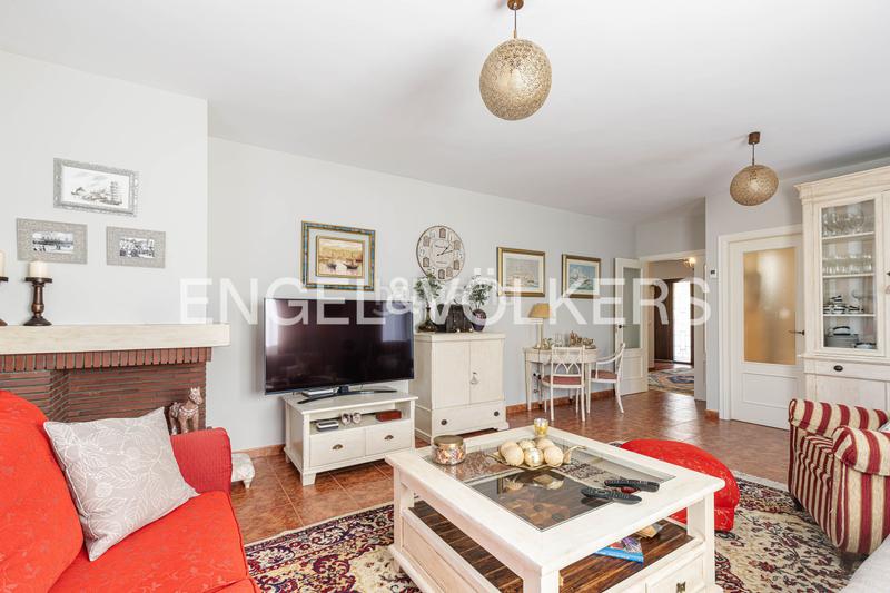 Foto 0ef0d654-5bc7-4cb7-b5fa-f9586e500b47. Casa magnífico chalet en jarabeltran en Pino Alto-Navarredonda Valdemorillo
