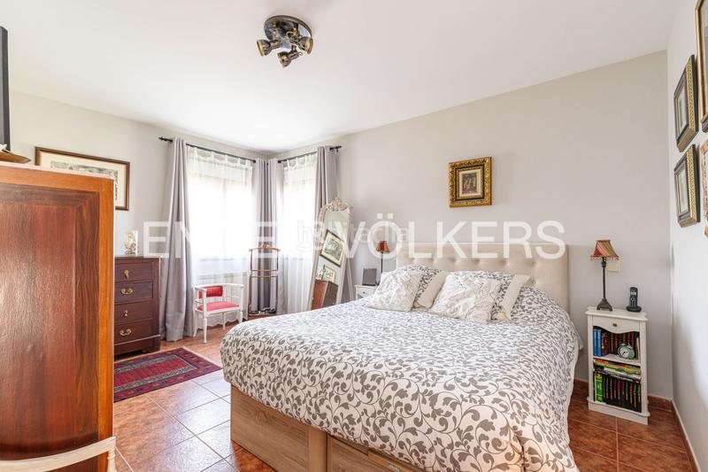 Foto 486d49e6-a712-44d3-b13e-2949f43f2cba. Casa magnífico chalet en jarabeltran en Pino Alto-Navarredonda Valdemorillo