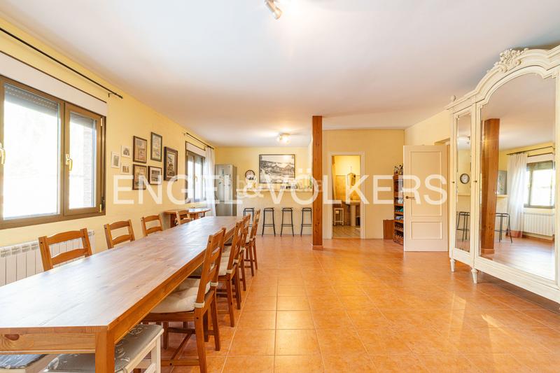 Foto 94b4981a-3a57-42e0-85ff-cdecf0c7b5f6. Casa magnífico chalet en jarabeltran en Pino Alto-Navarredonda Valdemorillo