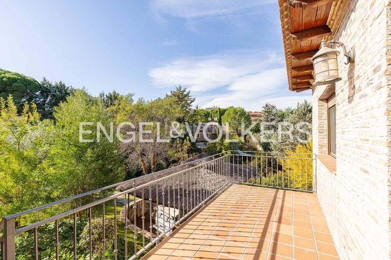 Foto b7d33de0-7dbd-4304-8f60-3a49307063da. Casa magnífico chalet en jarabeltran en Pino Alto-Navarredonda Valdemorillo
