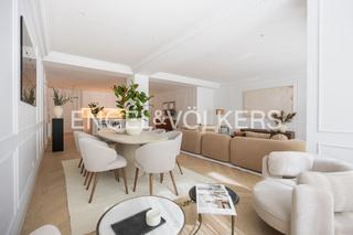 Appartement à Recoletos. Piso de lujo reformado y exterior en recoletos