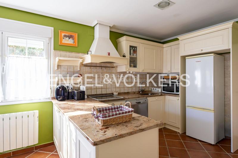 Foto 517258a5-f180-4184-bd99-75e22a1a69d8. Affitto casa a schiera con riscaldamento in Becerril de la Sierra