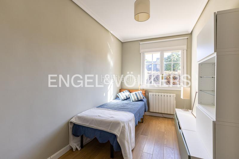 Foto 3be46933-d024-4e00-bce7-0bc0b8f3f64e. Rent semi detached house with heating in Becerril de la Sierra