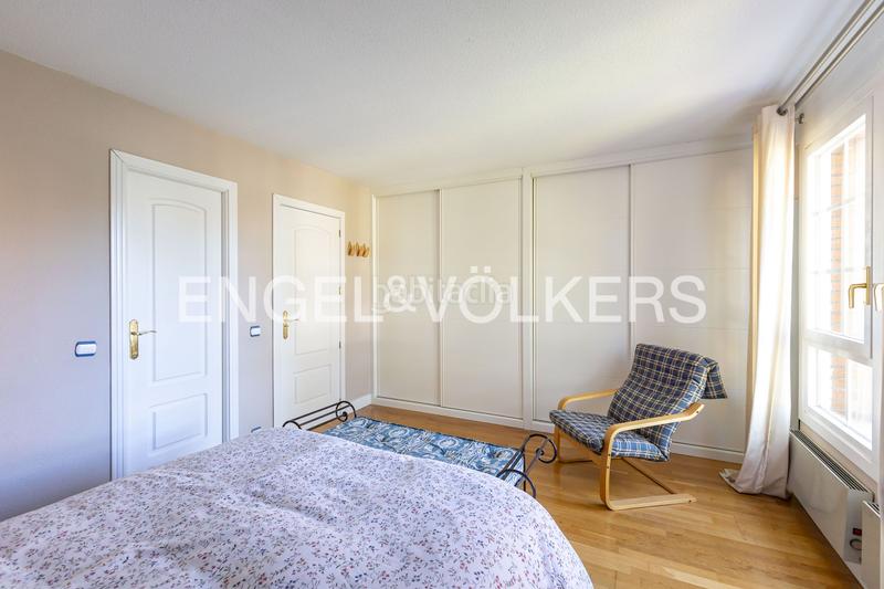 Foto edf7476b-71d3-401d-b322-4db3c3f5e348. Rent semi detached house with heating in Becerril de la Sierra