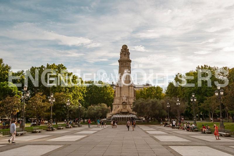 Foto 78e71adf-1b6b-4e17-ba54-3379033fb58c. Alquiler apartamento amplio apartamento de 1 dormitorio sin amueblar en conde duque en Madrid