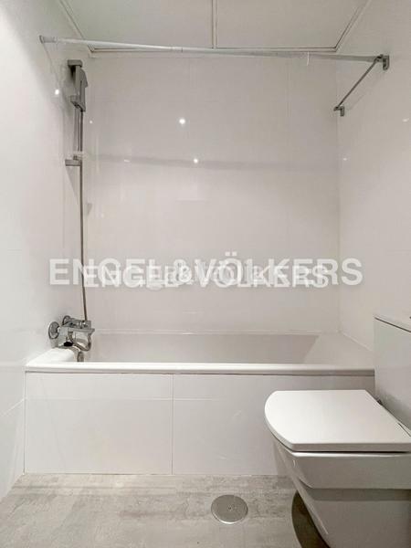 Foto a415f46a-9628-4f76-9c90-b98ca768d122. Alquiler apartamento amplio apartamento de 1 dormitorio sin amueblar en conde duque en Madrid