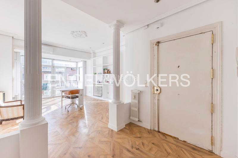 Foto af4a10c8-c726-407b-811b-4d13fa06fd27. Alquiler apartamento luminoso piso de 1 habitación en excelente ubicación en Madrid