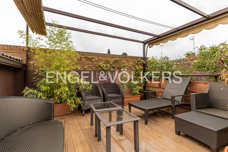 Foto 091a6cce-cd81-4666-9003-ca9198596e7f. Duplex con riscaldamento parcheggio piscina in el soto de La Moraleja La Moraleja