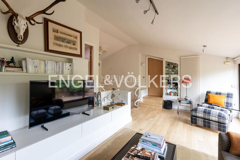 Foto 092e75c9-230f-4412-9759-7232578321cd. Duplex con riscaldamento parcheggio piscina in el soto de La Moraleja La Moraleja