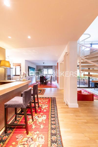 Foto 12fa9bac-c30c-49c2-be53-d135c985682e. Duplex con riscaldamento parcheggio piscina in el soto de La Moraleja La Moraleja