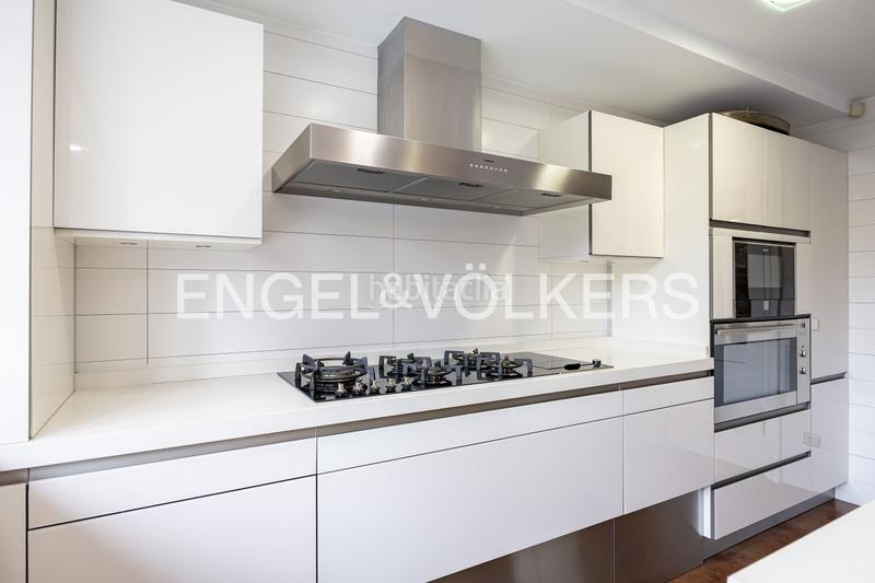 Foto 33f0da3f-b8ea-473d-9cbe-04af617e4dd4. Duplex con riscaldamento parcheggio piscina in el soto de La Moraleja La Moraleja