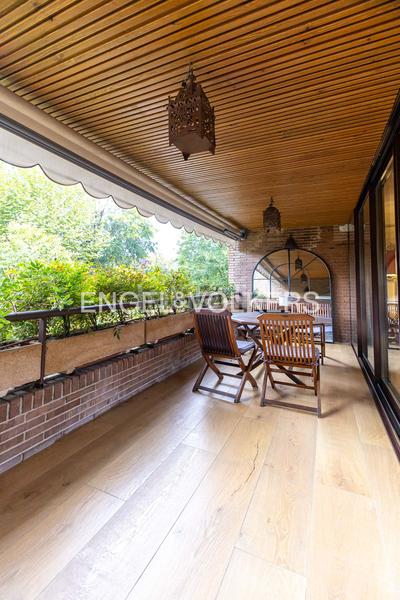 Foto 51a7b094-14ec-45b2-bb01-704f8f8f90b1. Duplex con riscaldamento parcheggio piscina in el soto de La Moraleja La Moraleja