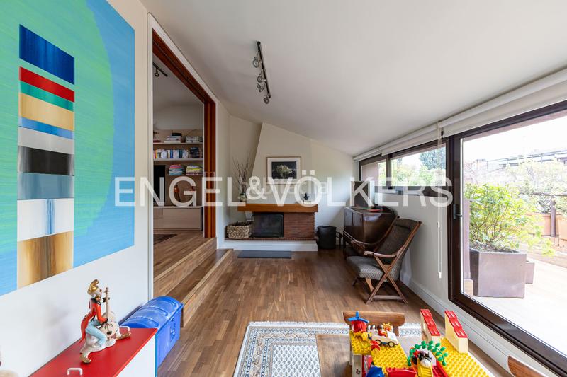 Foto 6d8a2a29-c7da-4750-8d8f-9d87b62f54fc. Duplex con riscaldamento parcheggio piscina in el soto de La Moraleja La Moraleja