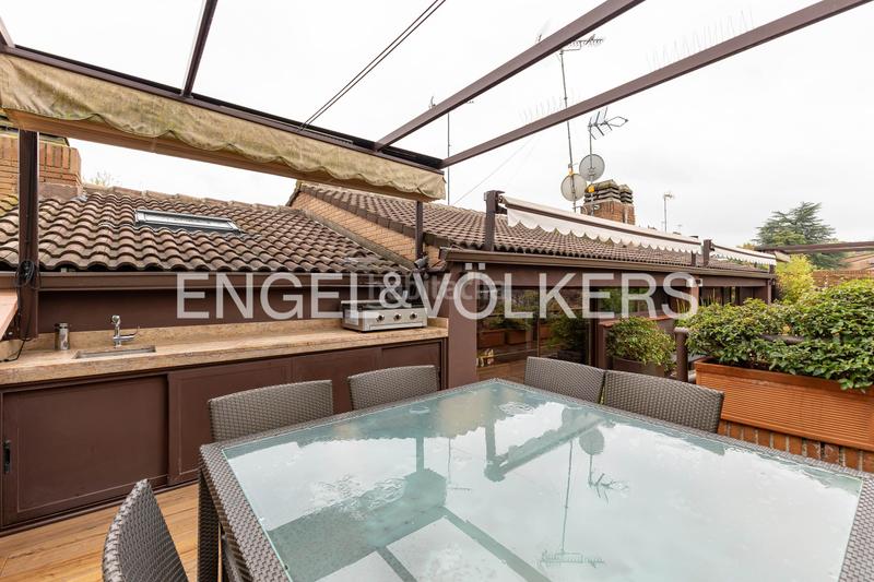 Foto 6ed7e52b-b206-48da-b2fc-c1a3e598f4da. Duplex con riscaldamento parcheggio piscina in el soto de La Moraleja La Moraleja