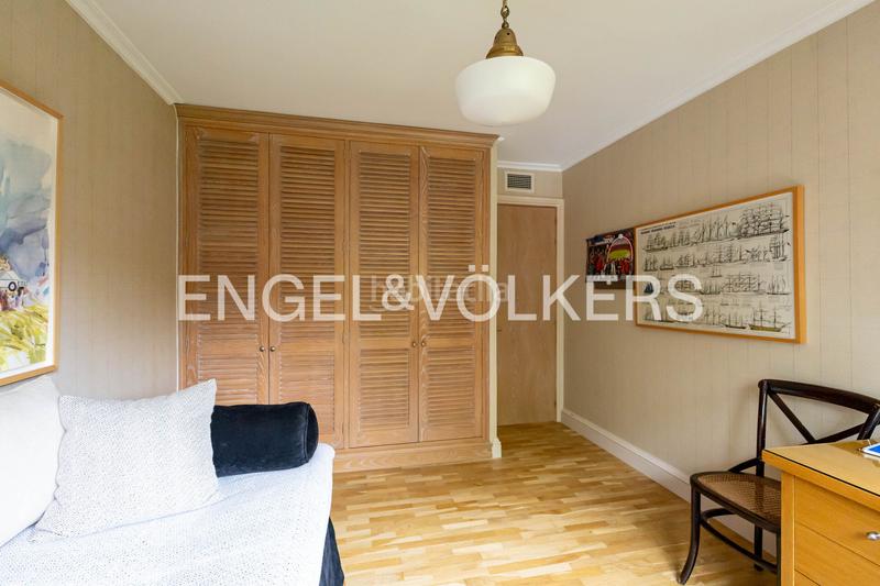 Foto 7fce4976-059c-4f0b-8575-7afbb73e0179. Duplex con riscaldamento parcheggio piscina in el soto de La Moraleja La Moraleja