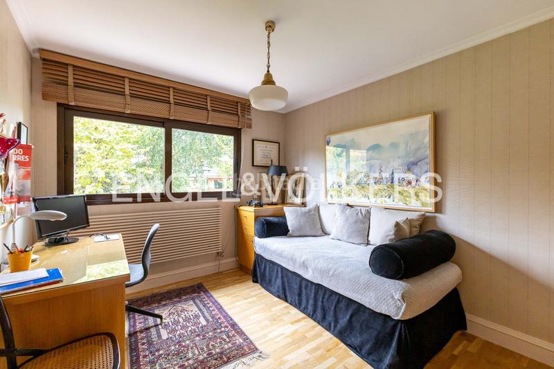 Foto bff434b0-157e-440e-b36b-30e68b2d6b0c. Duplex con riscaldamento parcheggio piscina in el soto de La Moraleja La Moraleja