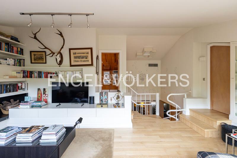 Foto d1960a47-8b39-4296-8f34-b6d38cbc29ec. Duplex con riscaldamento parcheggio piscina in el soto de La Moraleja La Moraleja