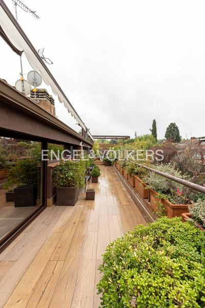 Foto d1cf81e1-f64c-4a3a-a31e-502bf1753e78. Duplex con riscaldamento parcheggio piscina in el soto de La Moraleja La Moraleja