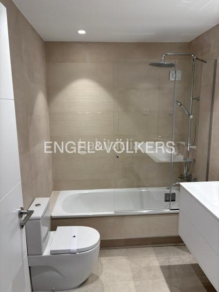 Foto 983f98ac-d8ef-4b33-939a-a5647d2abb31. Miete appartement mit heizung parking pool in Prado de Somosaguas Pozuelo de Alarcón