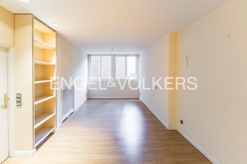 Foto 2c5cca64-f145-476e-b520-462bf8e34d1a. Alquiler apartamento piso luminoso en Nueva España distrito chamartín. en Madrid