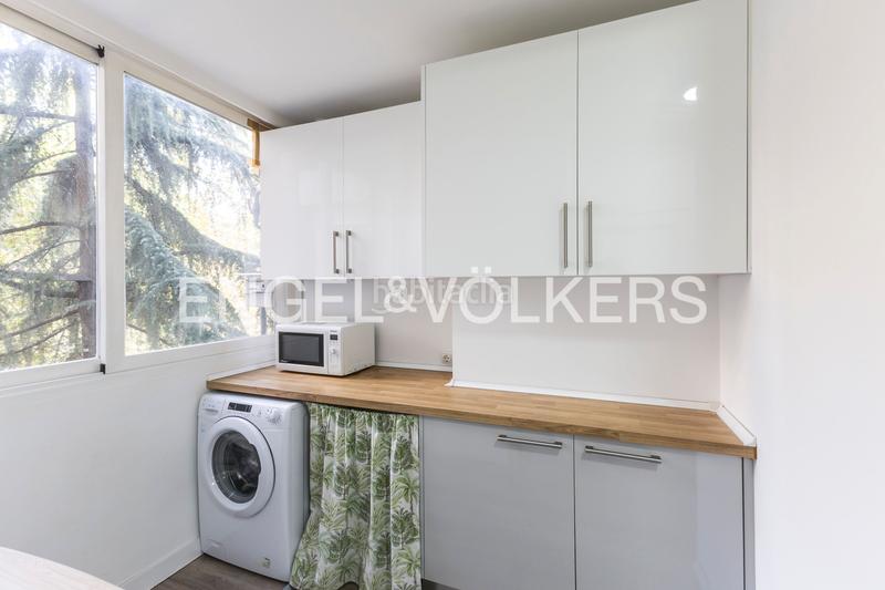 Foto 51749896-e7b8-4b14-8305-0e72878279ed. Alquiler apartamento piso luminoso en Nueva España distrito chamartín. en Madrid