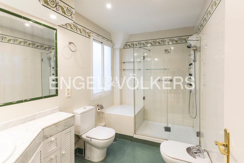 Foto 54559e2a-d275-4237-ab6a-bd0e5f78acc7. Alquiler apartamento piso luminoso en Nueva España distrito chamartín. en Madrid