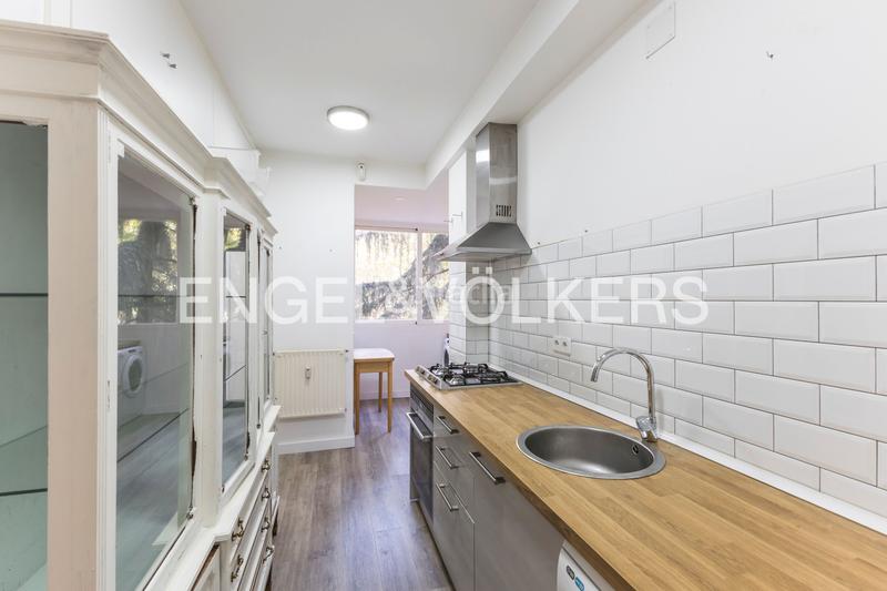 Foto 6122174a-690b-4a05-b0ec-b81122cef046. Alquiler apartamento piso luminoso en Nueva España distrito chamartín. en Madrid