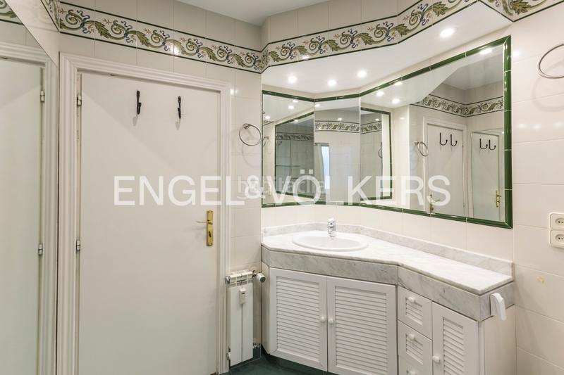 Foto c16c2f67-3dcc-4f43-a574-4de42f16a014. Alquiler apartamento piso luminoso en Nueva España distrito chamartín. en Madrid