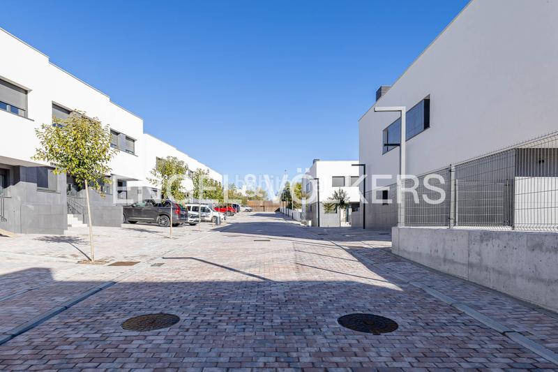 Foto 0459258b-efe1-406c-acce-a77f250e54ec. Haus mit heizung parking pool in primera fase-nuevo Tres Cantos Tres Cantos