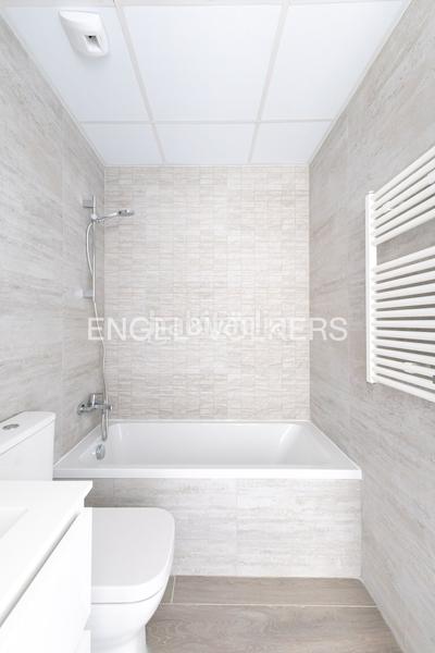 Foto 1a5680fb-5768-4d4e-bd3b-00847df44926. Haus mit heizung parking pool in primera fase-nuevo Tres Cantos Tres Cantos