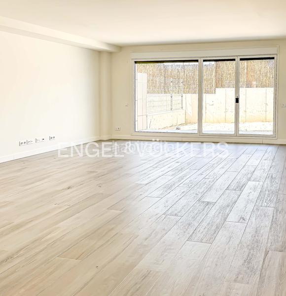 Foto 2aacafb1-7fd8-45f2-ac46-4be6406eaff2. Haus mit heizung parking pool in primera fase-nuevo Tres Cantos Tres Cantos