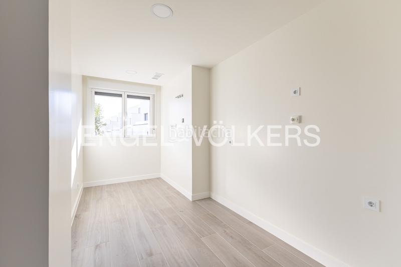 Foto 566e19f2-5c5a-422e-9e75-684c4ad00858. Haus mit heizung parking pool in primera fase-nuevo Tres Cantos Tres Cantos