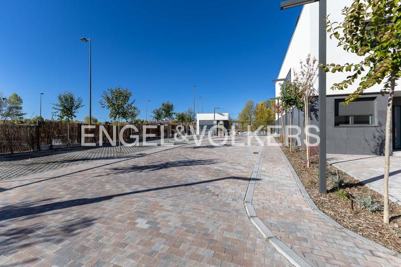 Foto a49e29d1-ebf0-4455-9cdd-211ef291878f. Haus mit heizung parking pool in primera fase-nuevo Tres Cantos Tres Cantos