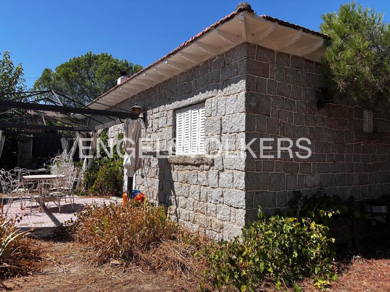 Foto 31fc7de0-8f24-4da3-b57e-194ce56f9910. Casa oportunidad única chalet independiente sobre parcela segregable en 3 fincas edificables en Galapagar