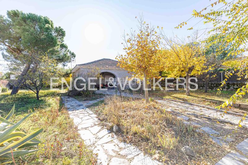 Foto 44159799-dcfd-412c-b958-27cea729fc68. Casa oportunidad única chalet independiente sobre parcela segregable en 3 fincas edificables en Galapagar