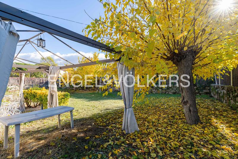 Foto afcbd2ff-bd2c-4c99-b994-36e9a8ff7e1d. Casa oportunidad única chalet independiente sobre parcela segregable en 3 fincas edificables en Galapagar